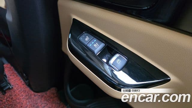 Kia Carnival 2022 — Фото 19/20