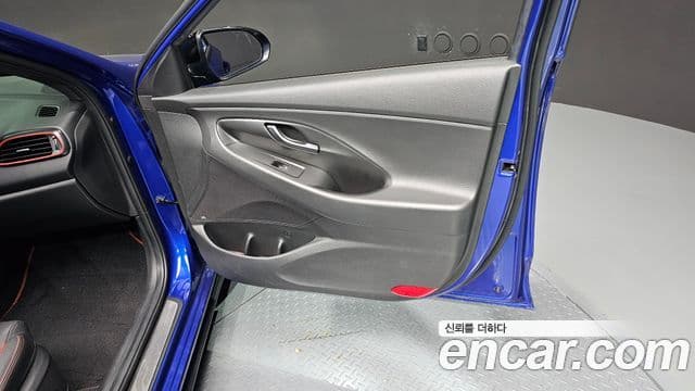 Hyundai i30 2019 — ფოტო 19/34