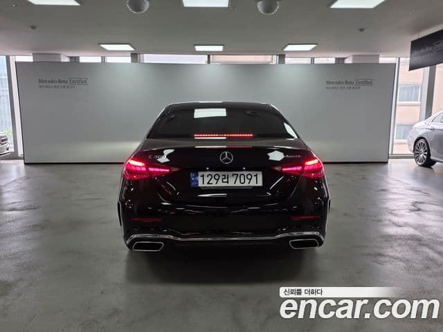 Mercedes-Benz C-Class 2023 — ფოტო 4/17