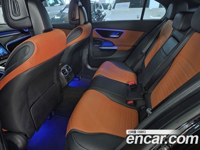 Mercedes-Benz C-Class 2023 — ფოტო 8/17