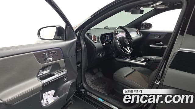Mercedes-Benz EQA 2021 — Photo 12/20