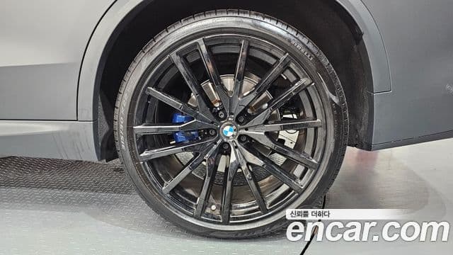 BMW X5 2025 — Photo 27/42