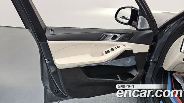 BMW X5 2025 — Photo 32/42
