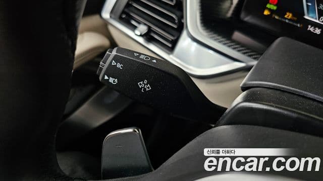 BMW X5 2025 — Photo 22/42