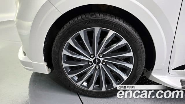 Kia Carnival 2023 — Фото 5/20
