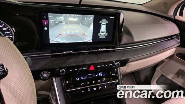 Kia Carnival 2023 — Фото 17/20