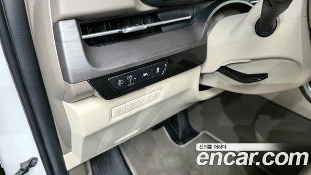 Kia Carnival 2023 — Фото 18/20