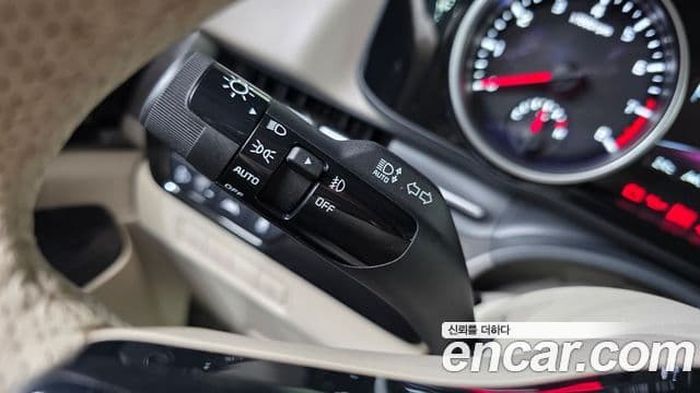 Kia Carnival 2023 — Фото 20/20