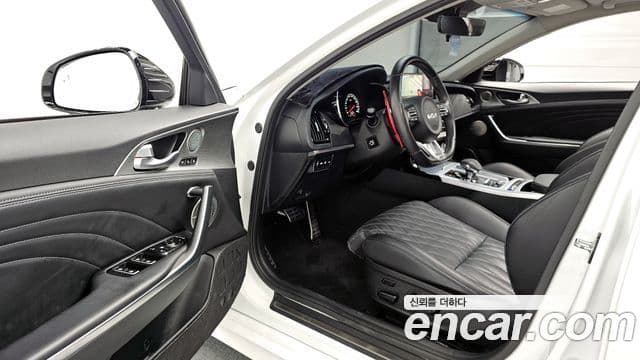 Kia Stinger 2022 — Şəkil 10/20