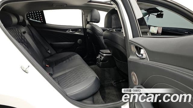 Kia Stinger 2022 — Şəkil 12/20