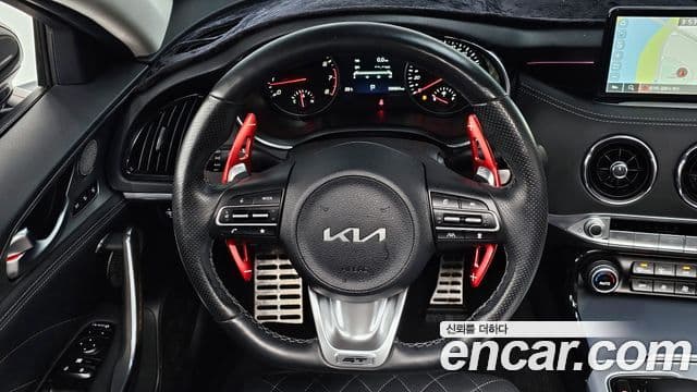 Kia Stinger 2022 — Şəkil 14/20