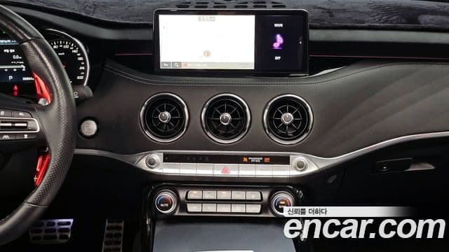 Kia Stinger 2022 — Şəkil 16/20
