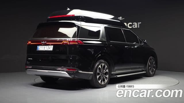 Kia Carnival 2023 — ფოტო 2/20