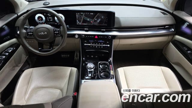 Kia Carnival 2023 — ფოტო 7/20