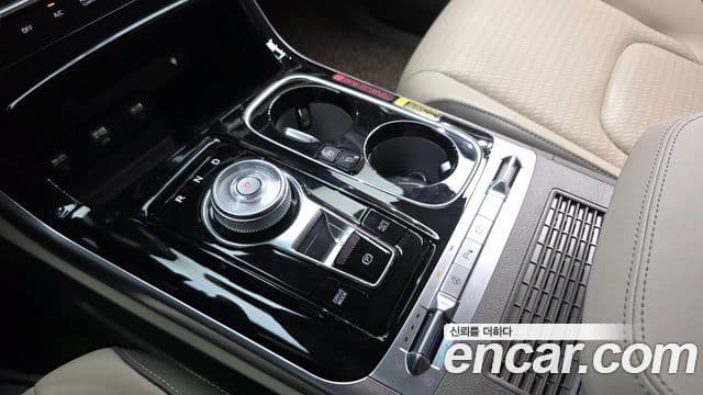 Kia Carnival 2023 — ფოტო 9/20