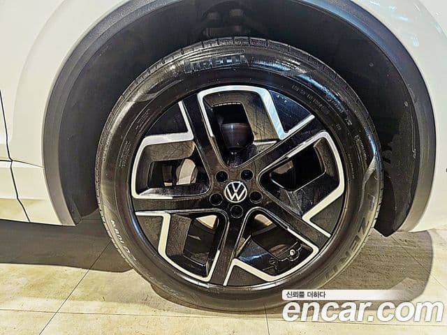 Volkswagen Touareg 2024 — ფოტო 4/14