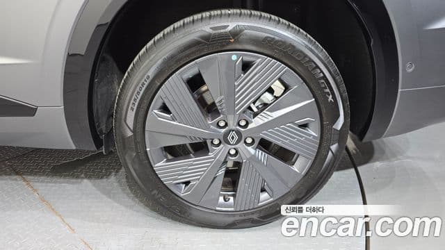 Renault Samsung Grand Koleos 2025 — Photo 8/36