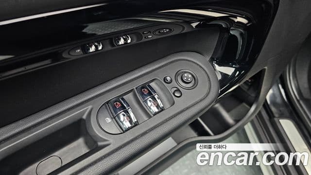 Mini Cooper Countryman 2023 — ფოტო 18/20