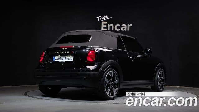 Mini Cooper S Convertible 2025 — Фото 2/20