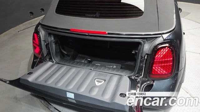 Mini Cooper S Convertible 2025 — Photo 21/30