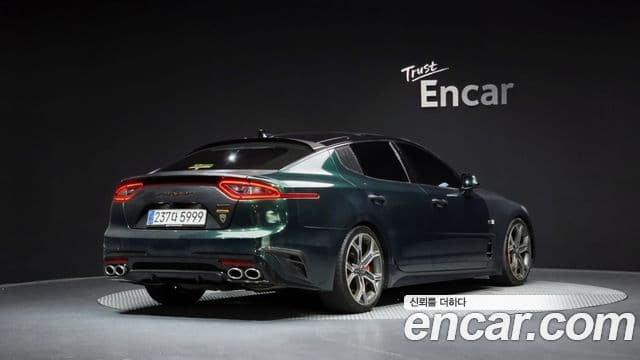 Kia Stinger 2018 — Фото 2/20
