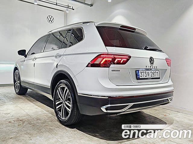 Volkswagen Tiguan Allspace 2022 — ფოტო 1/14