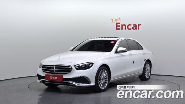 Mercedes-Benz E-Class 2022 — ფოტო 1/20
