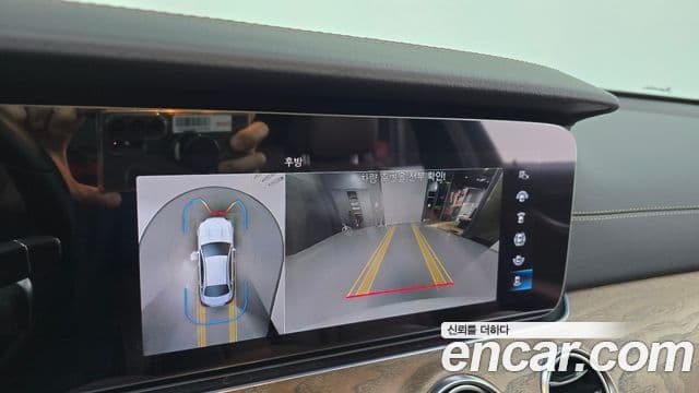 Mercedes-Benz E-Class 2022 — ფოტო 14/20