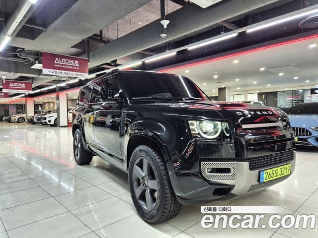 Land Rover Defender 2025 — ფოტო 1/20