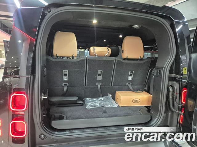 Land Rover Defender 2025 — ფოტო 3/20