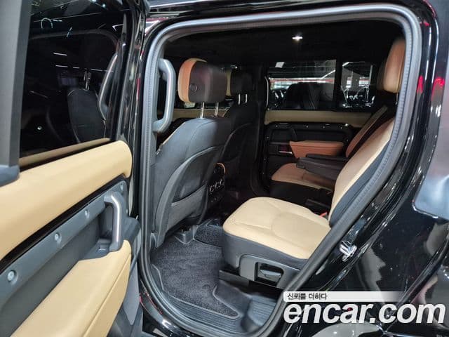 Land Rover Defender 2025 — ფოტო 7/20