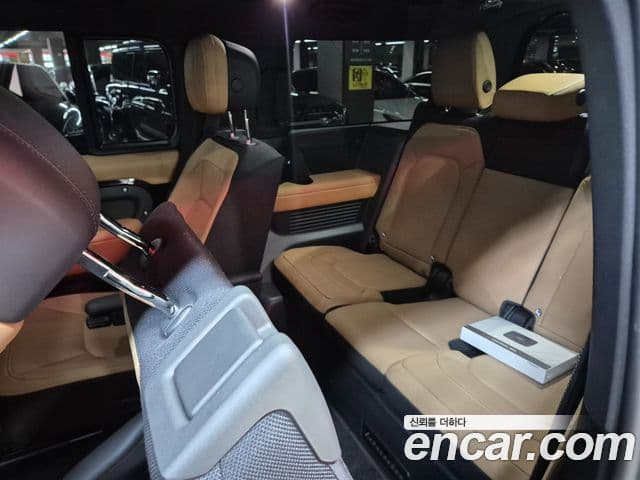 Land Rover Defender 2025 — ფოტო 8/20