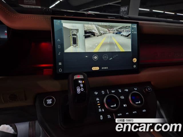 Land Rover Defender 2025 — ფოტო 13/20