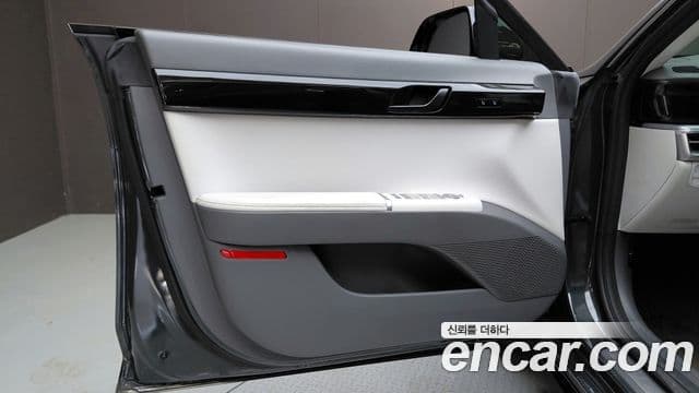 Hyundai Grandeur Hybrid 2023 — Photo 12/34