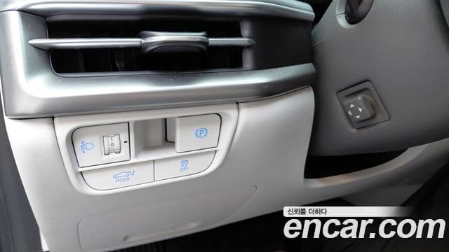 Hyundai Grandeur Hybrid 2023 — Photo 8/34