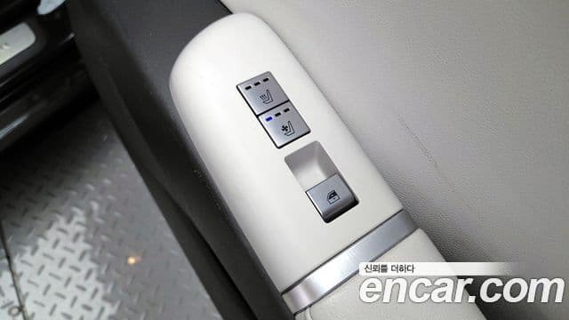Hyundai Grandeur Hybrid 2023 — Photo 18/34