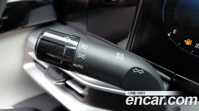 Hyundai Grandeur Hybrid 2023 — Photo 16/34