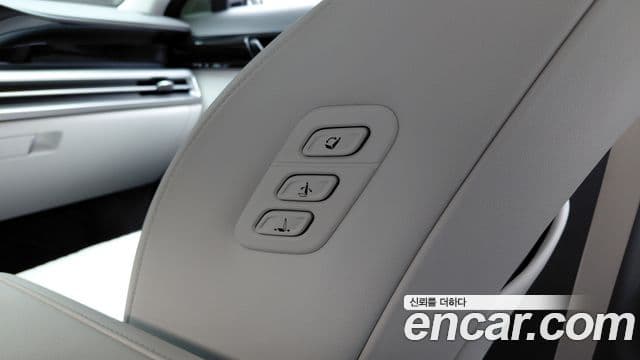 Hyundai Grandeur Hybrid 2023 — Photo 28/34