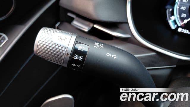 Genesis G80 2023 — Photo 31/38