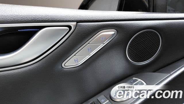 Genesis G80 2023 — Photo 28/38