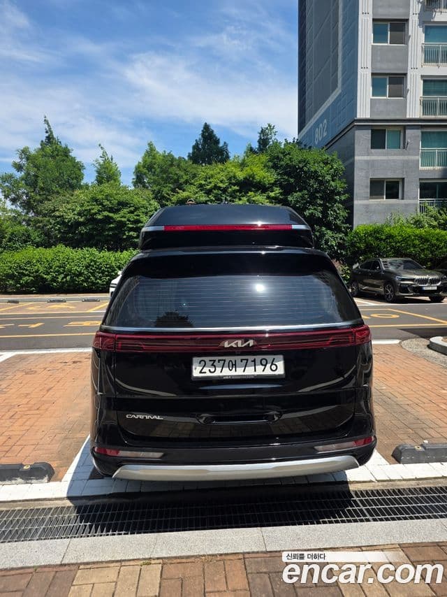 Kia Carnival 2023 — ფოტო 4/13