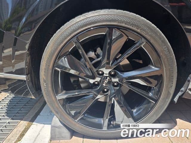 Kia Carnival 2023 — ფოტო 12/13