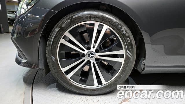 Mercedes-Benz E-Class 2021 — фото 5 из 20