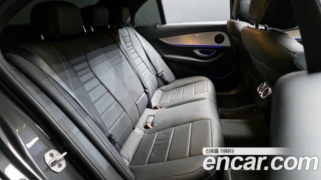 Mercedes-Benz E-Class 2021 — Şəkil 11/20