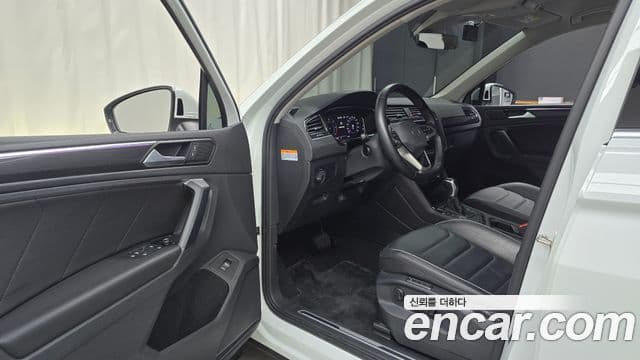 Volkswagen Tiguan 2021 — Şəkil 10/20