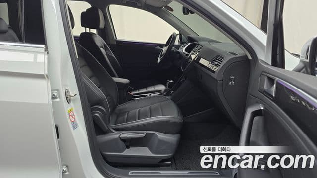 Volkswagen Tiguan 2021 — Photo 26/30