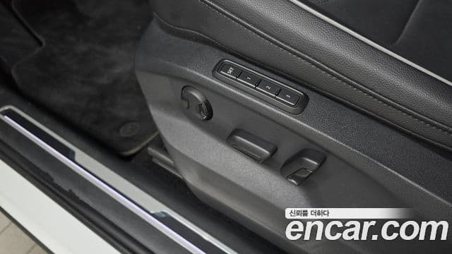 Volkswagen Tiguan 2021 — Photo 17/30