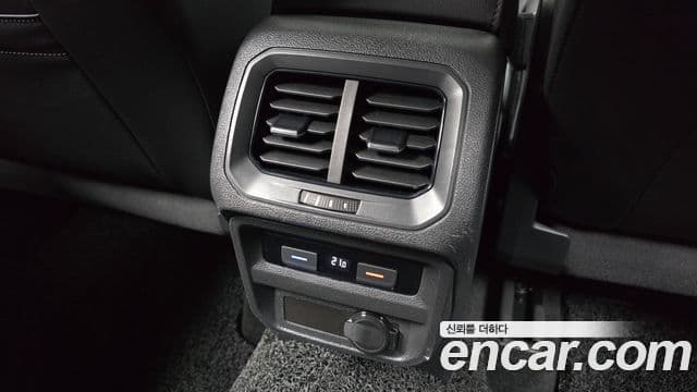 Volkswagen Tiguan 2021 — Photo 4/30