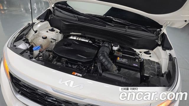Kia Seltos 2022 — ფოტო 6/20