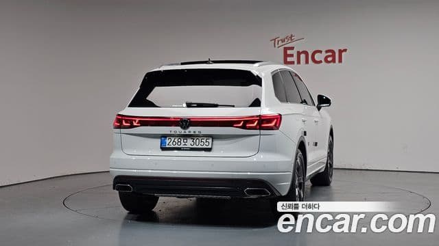 Volkswagen Touareg 2024 — ფოტო 4/20